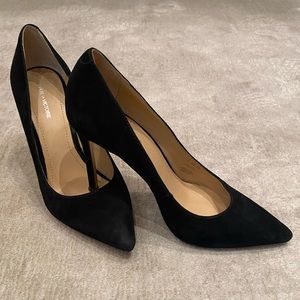 Pour la Victoire black suede pumps